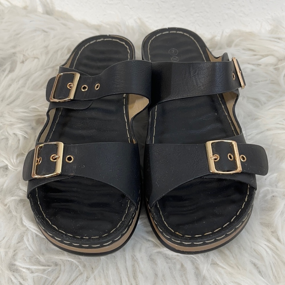 DODO Dual Strap Buckled Slip On Sandal Size 7
